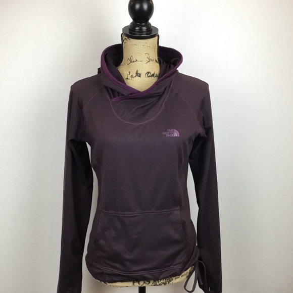 The North Face Vapor Wick Pullover Hoodie - Picture 11 of 11